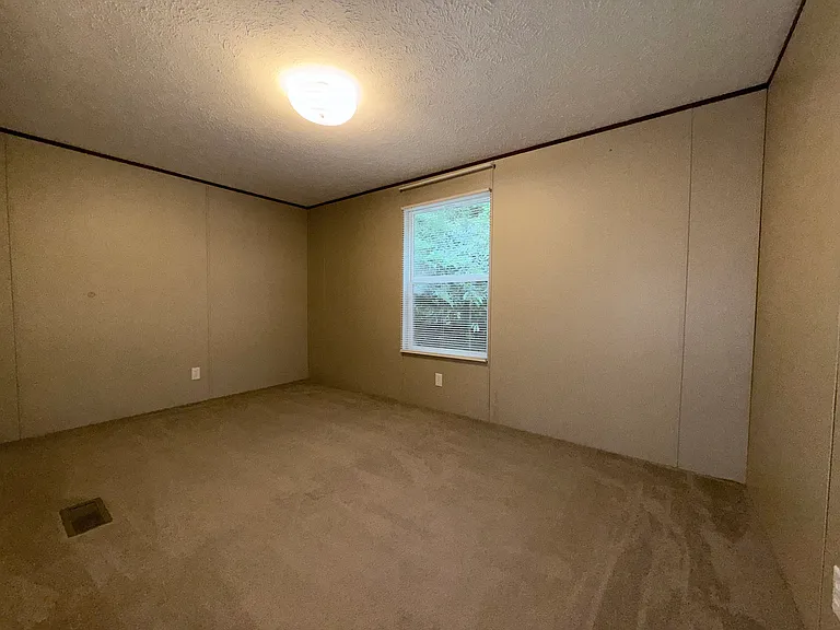 321 City Lake Dr — Photo 11