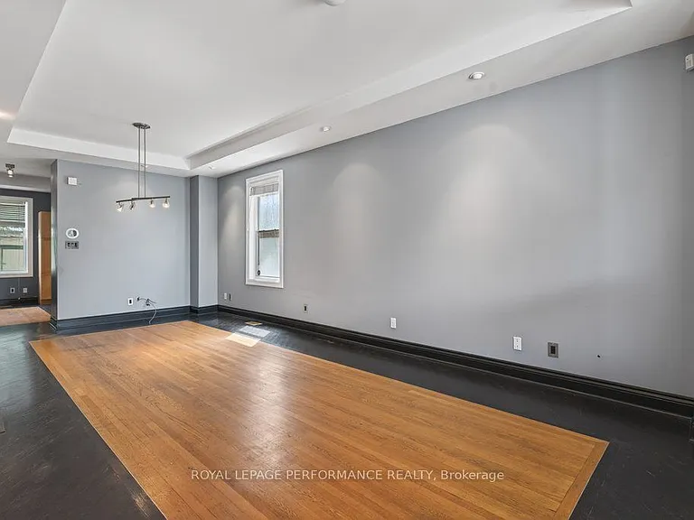 313 Lebreton St S — Photo 8