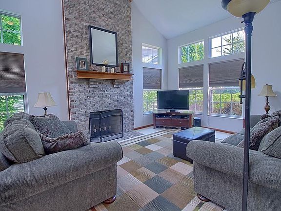3rd image of 6075 Ashleylynn Ct