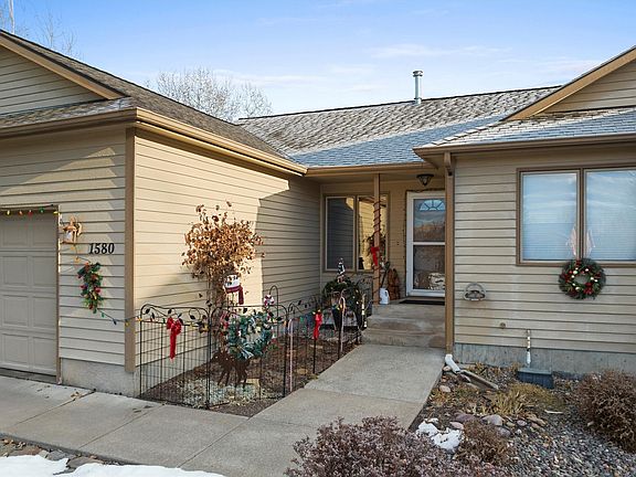 2nd image of 1580 Fox Field Dr