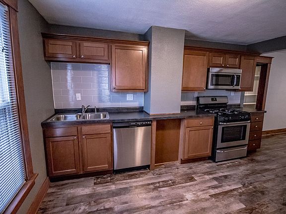 3rd image of 315-323 N 5th St #2B-1Ba-1000Sqft