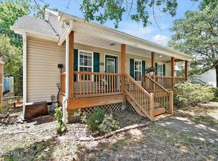 121 NE 30th St, Oak Island, NC 28465