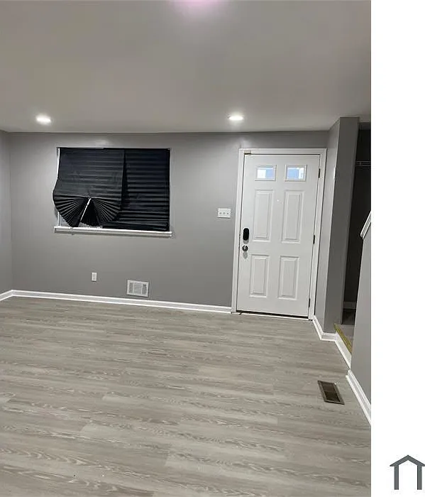 3 bed, 2.0 bath, $2,400 — Photo 3