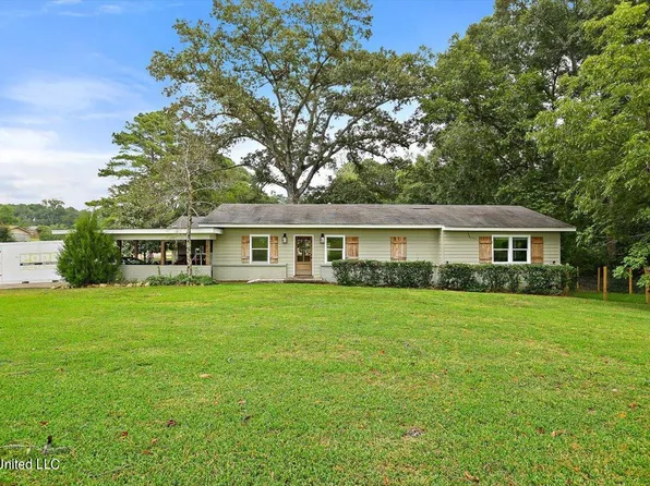 821 East St, Mendenhall, MS 39114