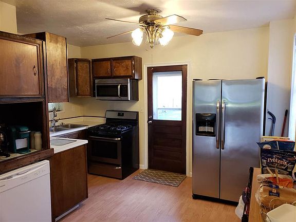 4th image of 1140 Edwardsburg Ave