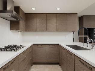 688 Fairchild Rd #302, Vancouver, BC V5Z 4P7