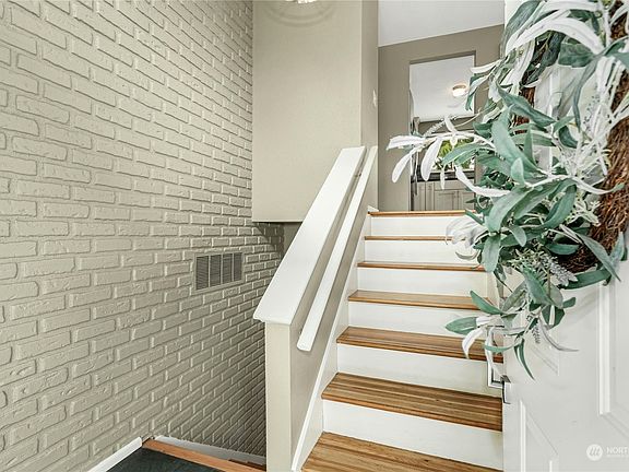 5th image of 4927 N Lexington Street