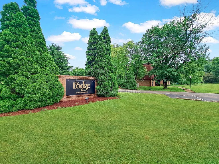 3500 Lodge Ln #240 — Photo 1
