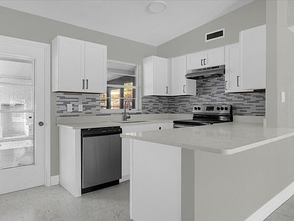 5th image of 3207 Sherry Dr