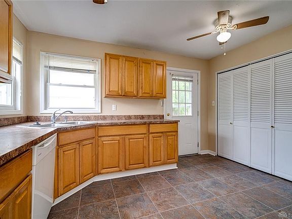 4th image of 3348 Valleywood Dr