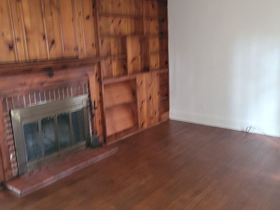 2nd image of 218 Clifton Rd