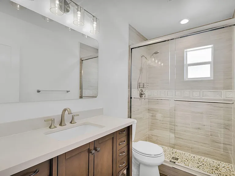 204 W Whitney Dr — Photo 29