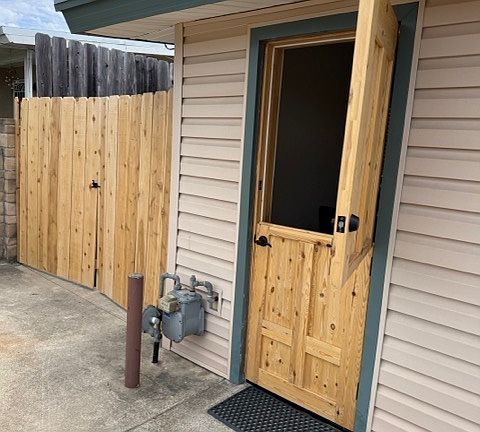 4th image of 6115 Thorn St