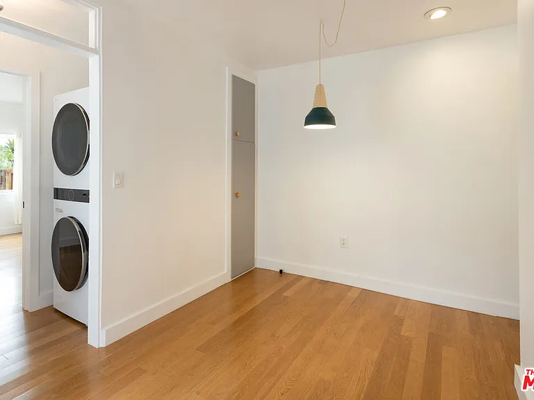 734 Pier Ave — Photo 16