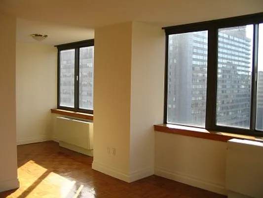 Rented by Classic Marketing- 530 Park1 | media 35