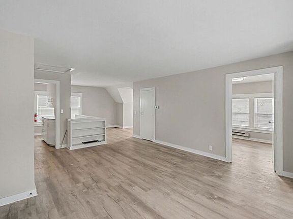 5th image of 936 W Kalamazoo Ave #4