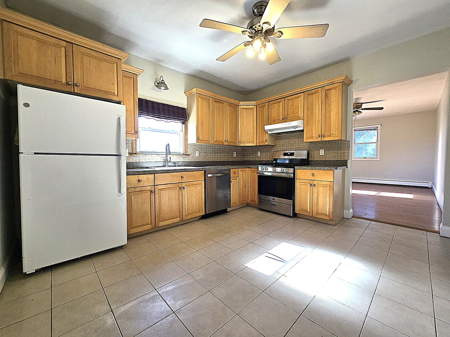 4 bed, 1800 sqft, $3,750 — Photo 1