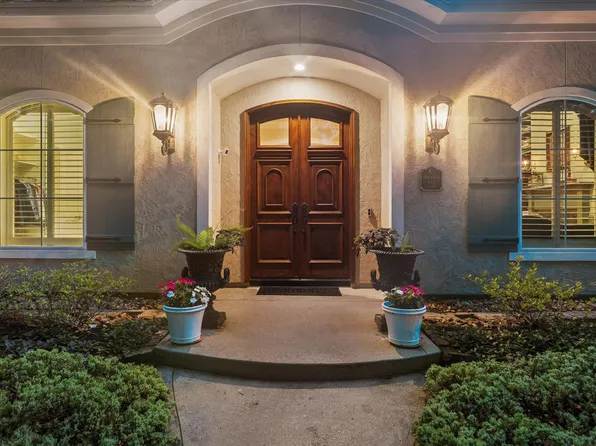 37519 Edgewater Dr, Pinehurst, TX 77362