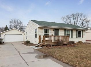 5454 Plainview Dr NW, Cedar Rapids, IA 52405