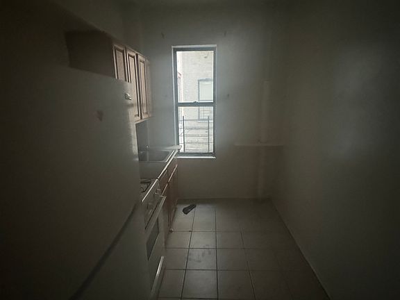 2nd image of 1008 Garrison Ave #3