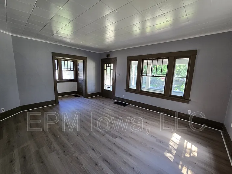 506 Fowler St — Photo 7
