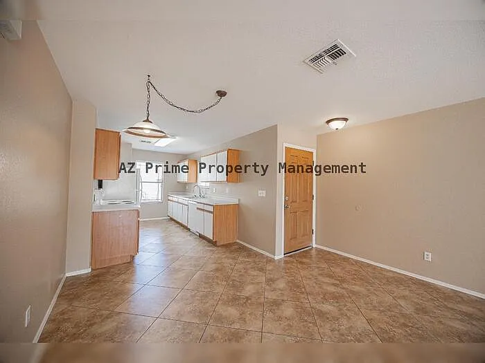 6413 W Elwood St — Photo 7