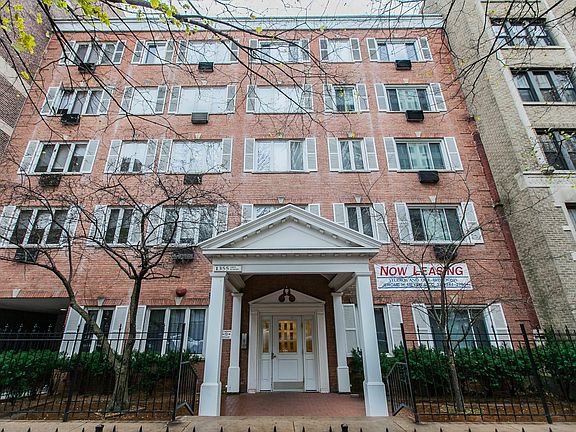 2nd image of 1355 N Dearborn Pkwy #506
