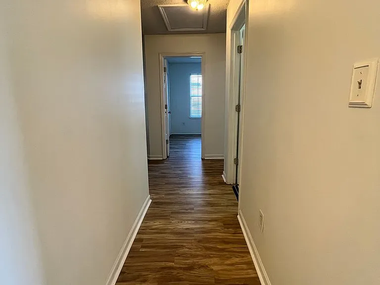715 Sark Dr — Photo 9