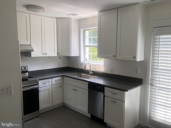 3rd image of 2707 S Walter Reed Dr Unit B