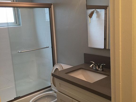 5th image of 1016 Wilcox Ave APT 3