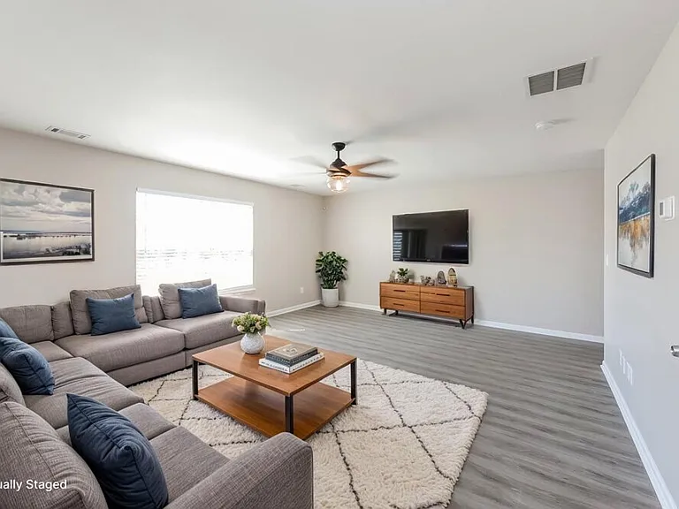 122 Village Pkwy — Photo 4