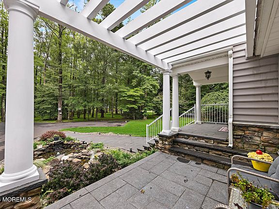 5th image of 289 Cranberry Road