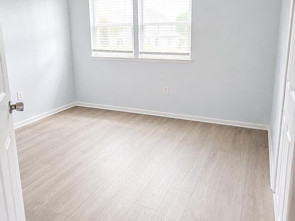 4th image of 2351 Sorentrue Ave