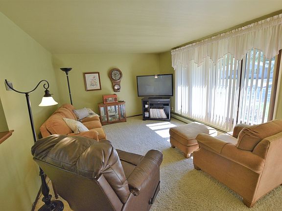 Light & Bright Living Rm.