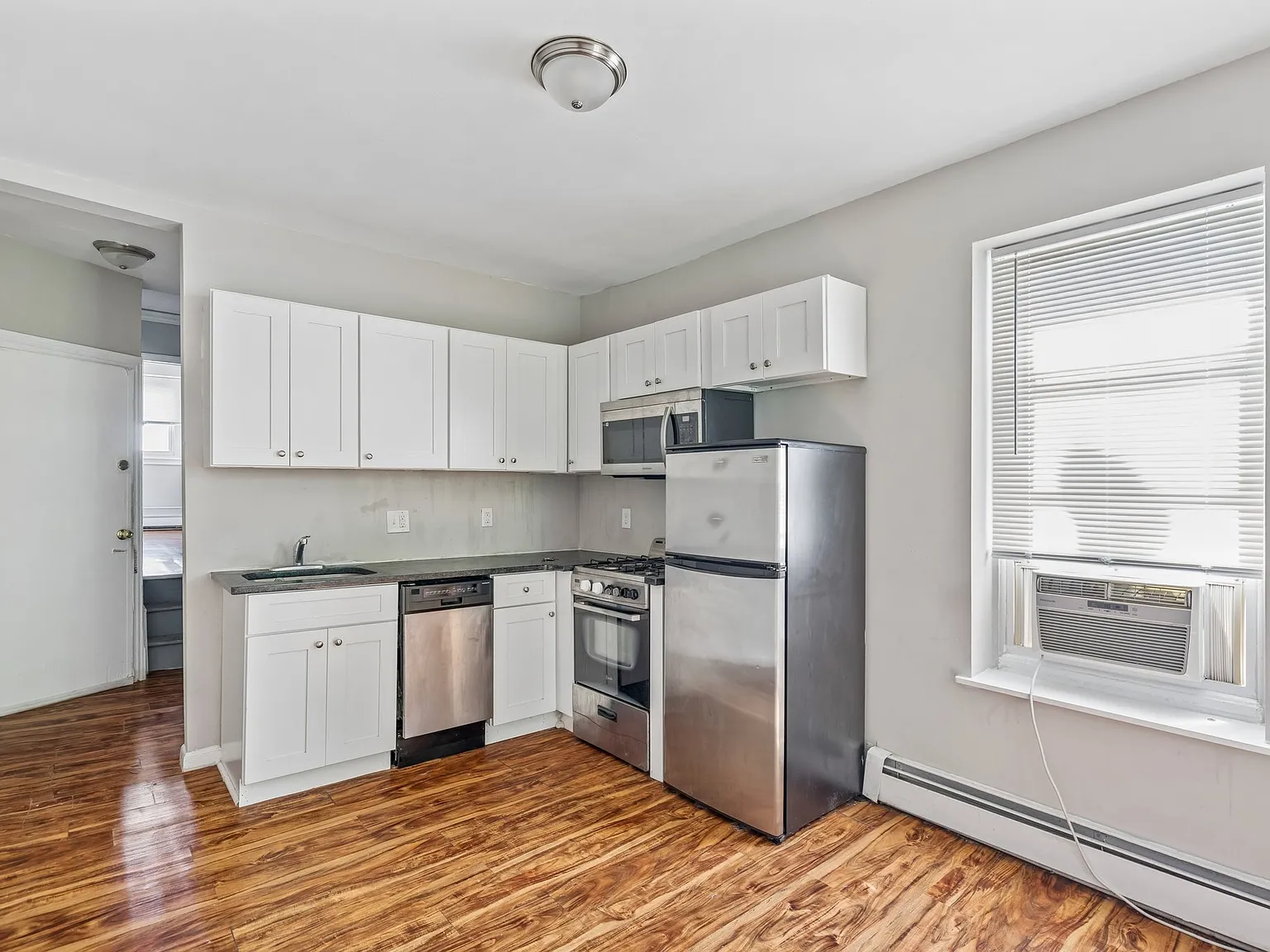 1 bed, $1,050 — Photo 1