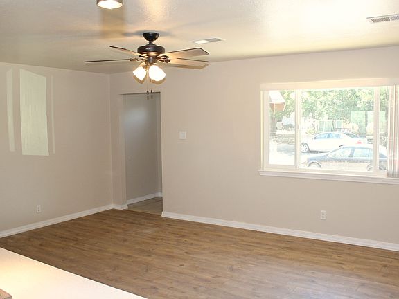 Spacious family room 