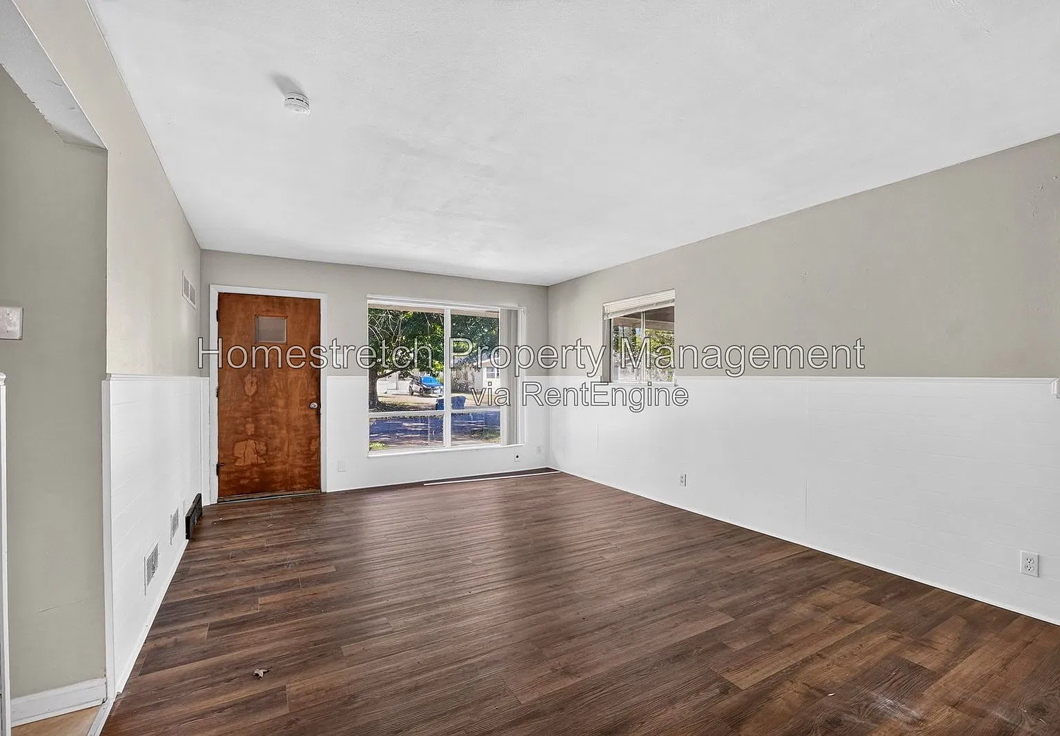 3 bed, 1.0 bath, 932 sqft, $1,375 — Photo 4