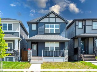568 E Legacy Cir SE, Calgary, AB T2X0W8
