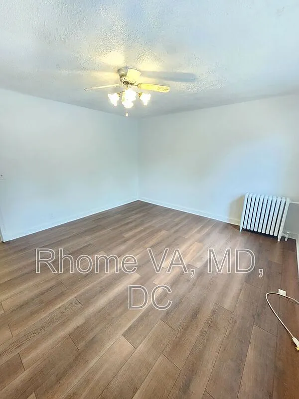Building Photo - 515 Franklin St NE #4