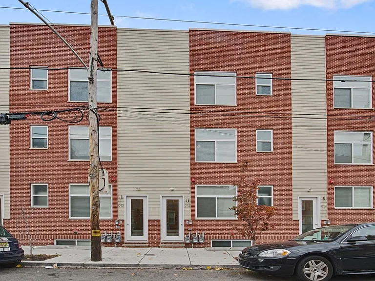 910 N 19th St — Photo 1