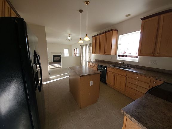 5th image of 17 Bordeaux Blvd