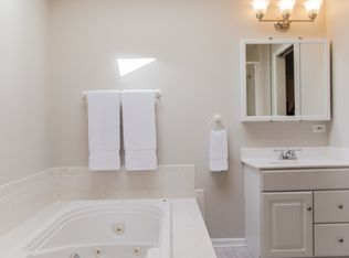 3612 Saratoga Ave, Downers Grove, IL 60515