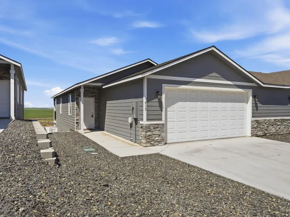 413 Bedrock Loop, West Richland, WA 99353