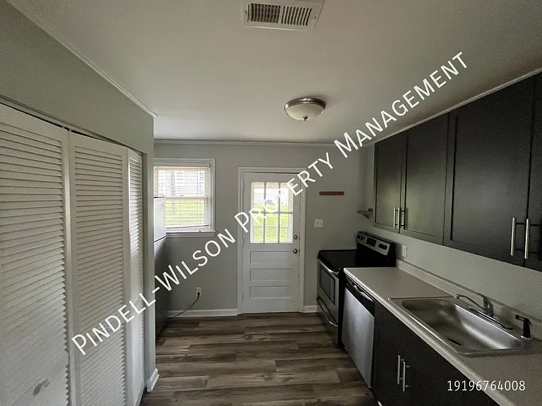2203 Brewer St — Photo 3