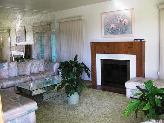 3rd image of 2043 W 98th St