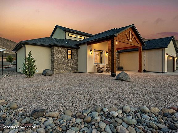 3rd image of 480 Desert Bluff Ct