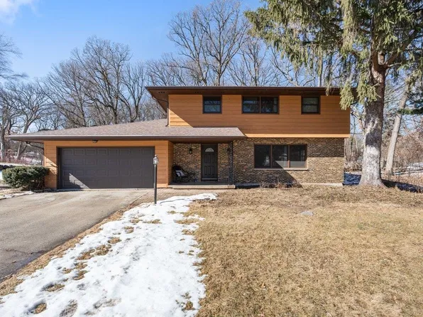 2379 Kathleen St, Fitchburg, WI 53711