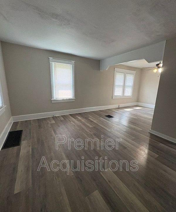 1st image of 3318 Fernwood Ave