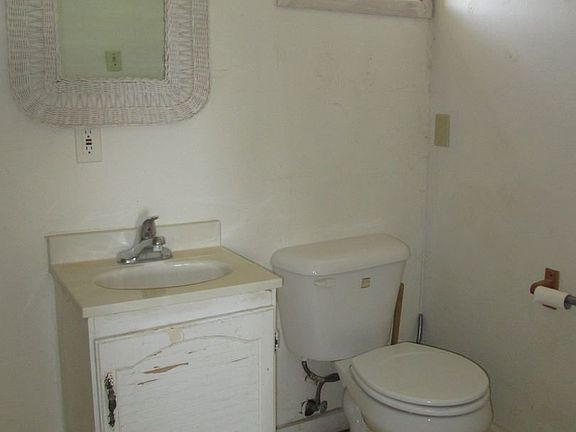 5th image of 363 W 4th St APT 05