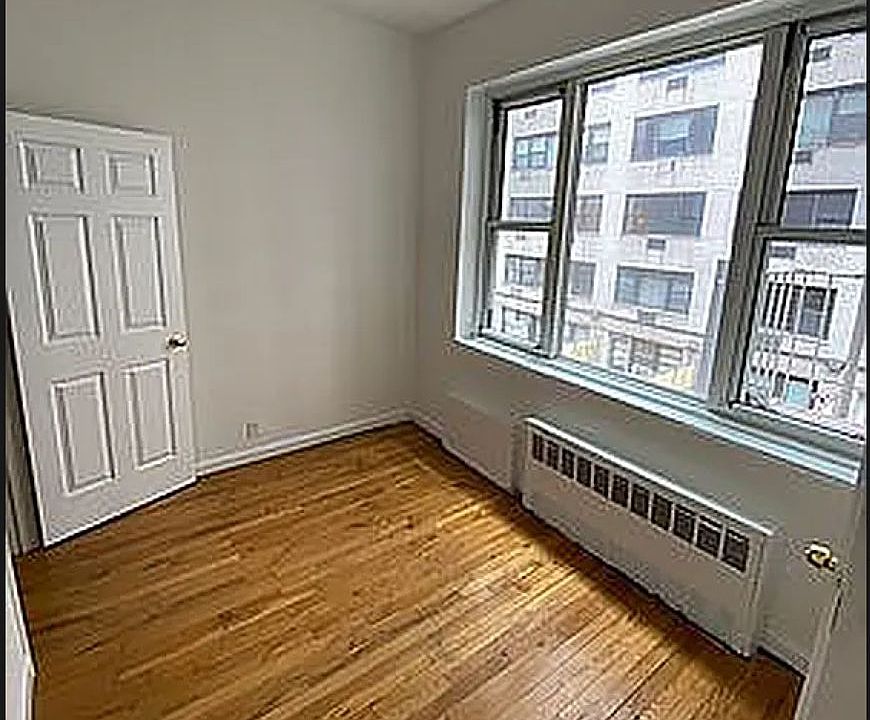 1st image of 450 W 58th St
